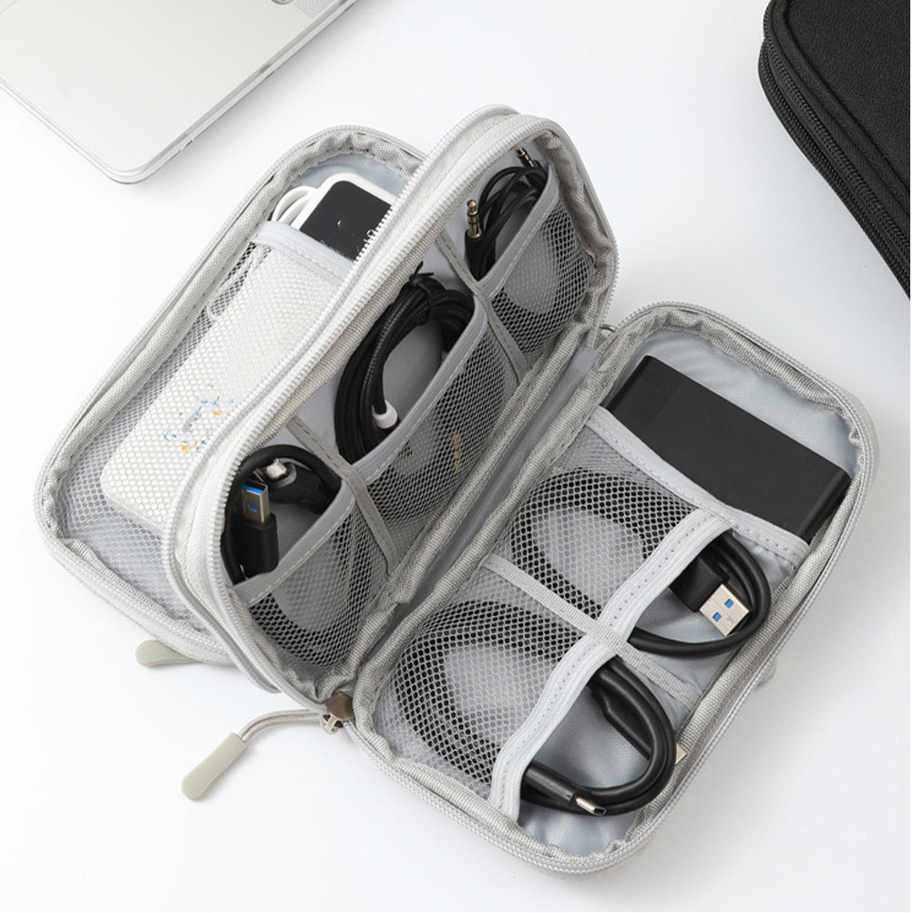Tech Accessories Travel Organizer Pouch - Borsa per Auricolari Portatile in Tessuto