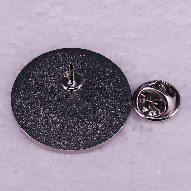 1 pz. Spilla smaltata con scri - Tech Accessories To Gift recensione e prezzo